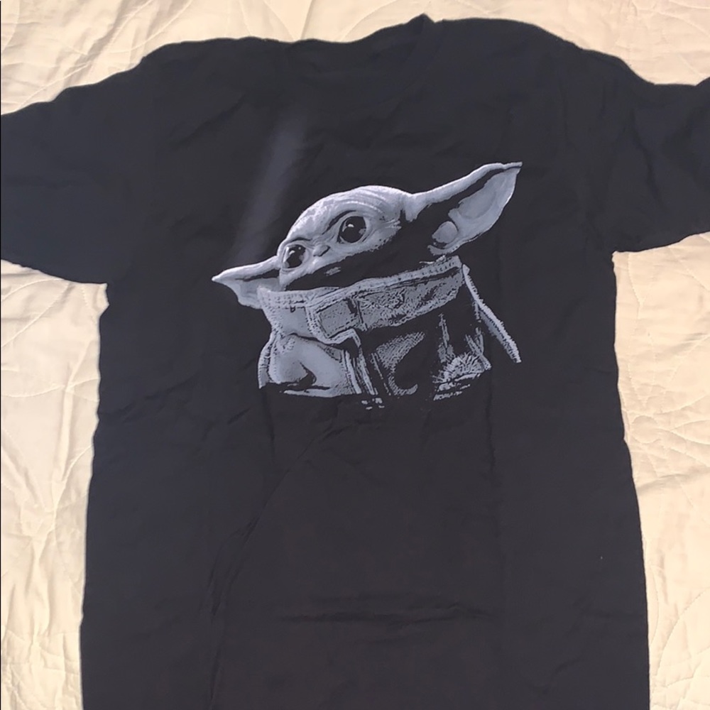 The mandolorian “baby yoda” t shirt